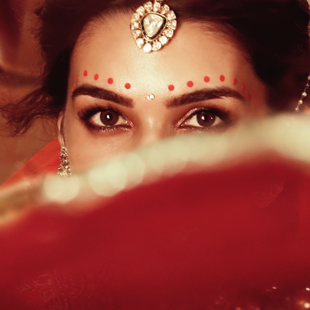 Kriti Sanon's family to ring in Diwali in Mumbai this year – Unsung  bollywood